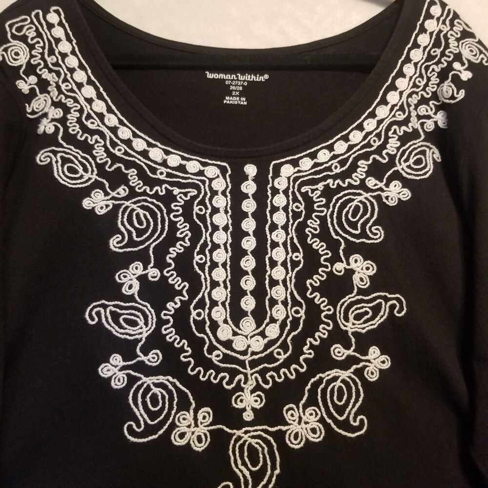 Woman Within 2X Tunic Top Black White Embroidered 3/4 Sleeves Scoop Neck Boho - Picture 2 of 10